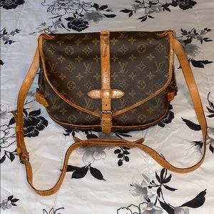 Authentic Louis Vuitton Saumur 30 Crossbody